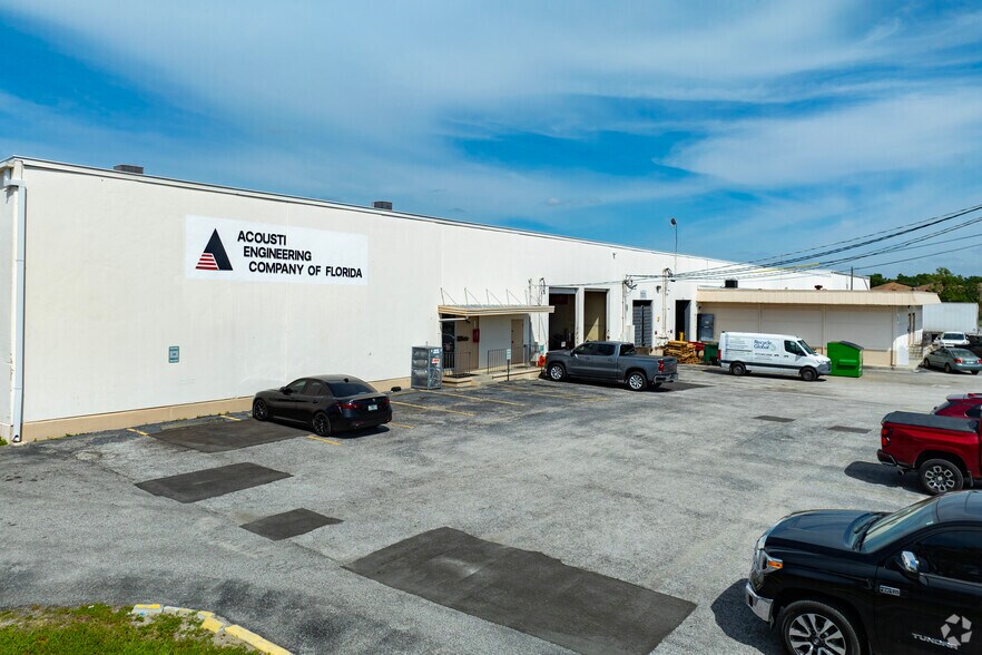 More Photos Of 6704-6712 N 54th St, Tampa Warehouse For Lease