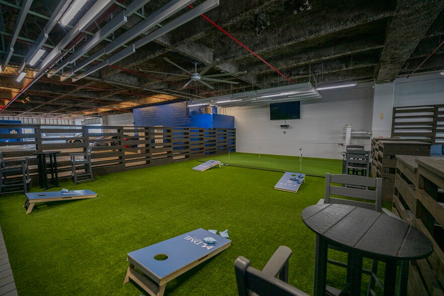 More Photos Of 4265 San Felipe St, Houston Office For Lease