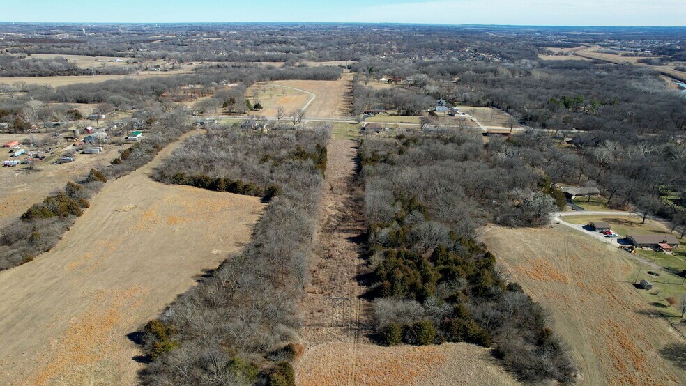 More Photos Of NW 37th St, Topeka Land For Sale