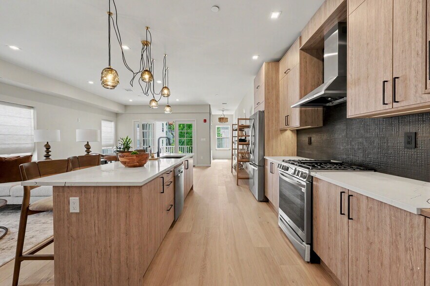 More Photos Of 63 Church St, Greenwich Apartments For Sale
