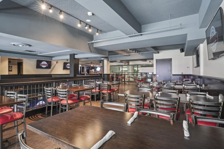 More Photos Of 51 S Pearl St, Albany Sports And Entertainment For Sale