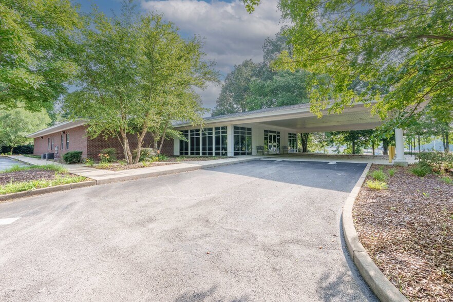 More Photos Of 727 Cox Creek Pky, Florence Healthcare For Sale