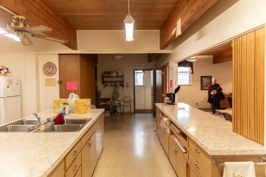 More Photos Of 381 H St, Hampton Religious Facility For Sale