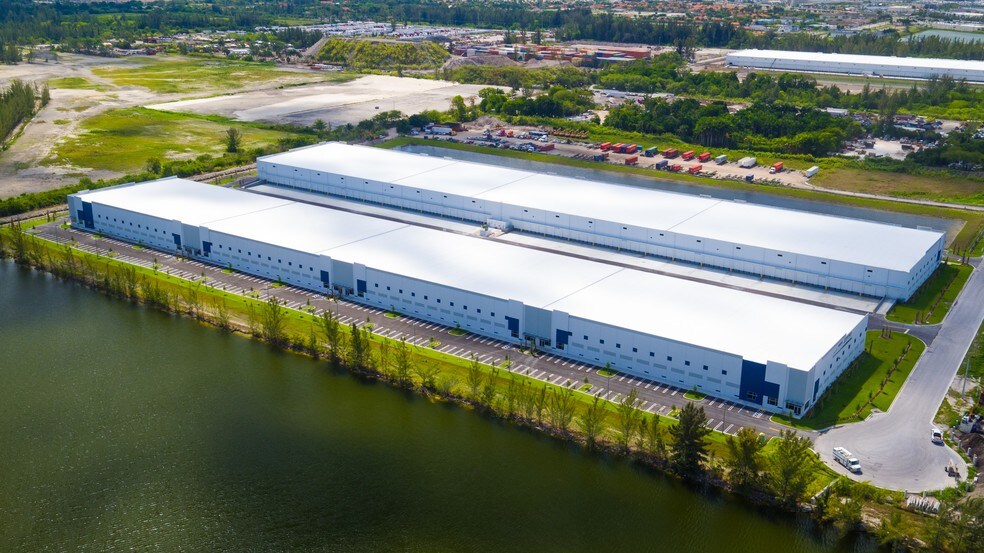 More Photos Of 15002 NW 107th Ave, Hialeah Gardens Distribution For Lease