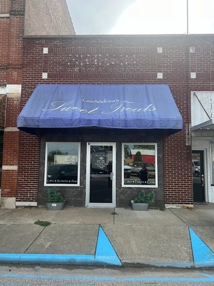 Primary Photo Of 105 McCreary St, Fort Branch Restaurant For Lease