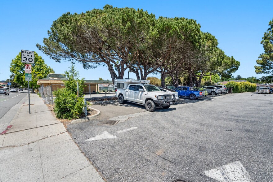 More Photos Of 806 Ocean St, Santa Cruz General Retail For Sale