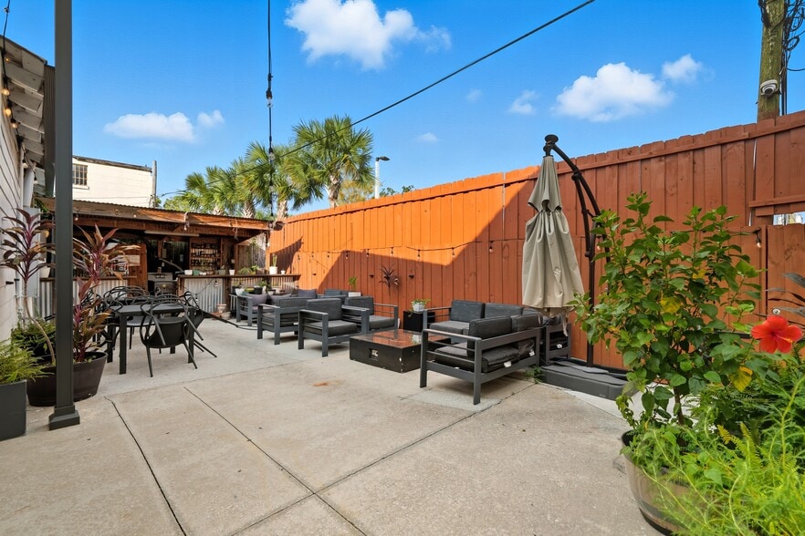 More Photos Of 1021-1029 Park St, Jacksonville Storefront For Lease