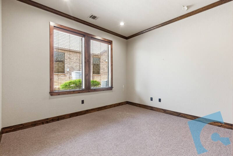 More Photos Of 9145 Belshire Dr, North Richland Hills Medical For Sale