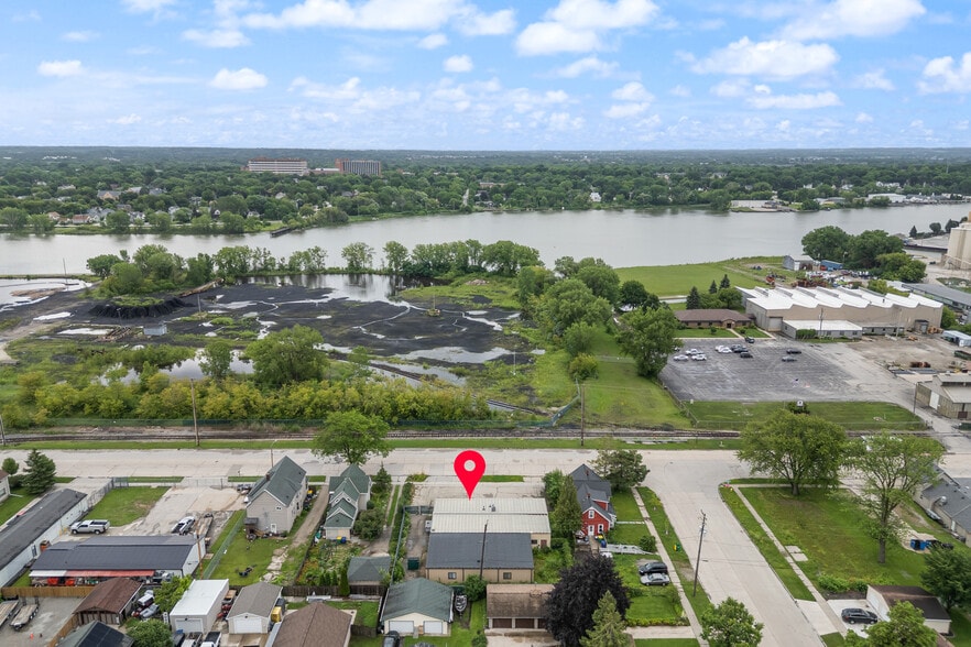 More Photos Of 1138 State St, Green Bay Warehouse For Sale
