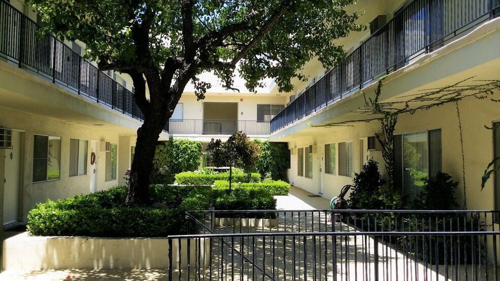 More Photos Of 1830 Greenfield Ave, Los Angeles Apartments For Sale