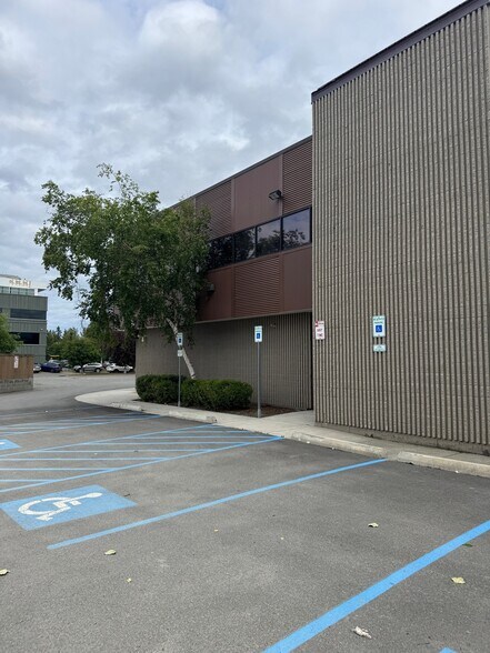 More Photos Of 2735 E Tudor Rd, Anchorage Office For Sale