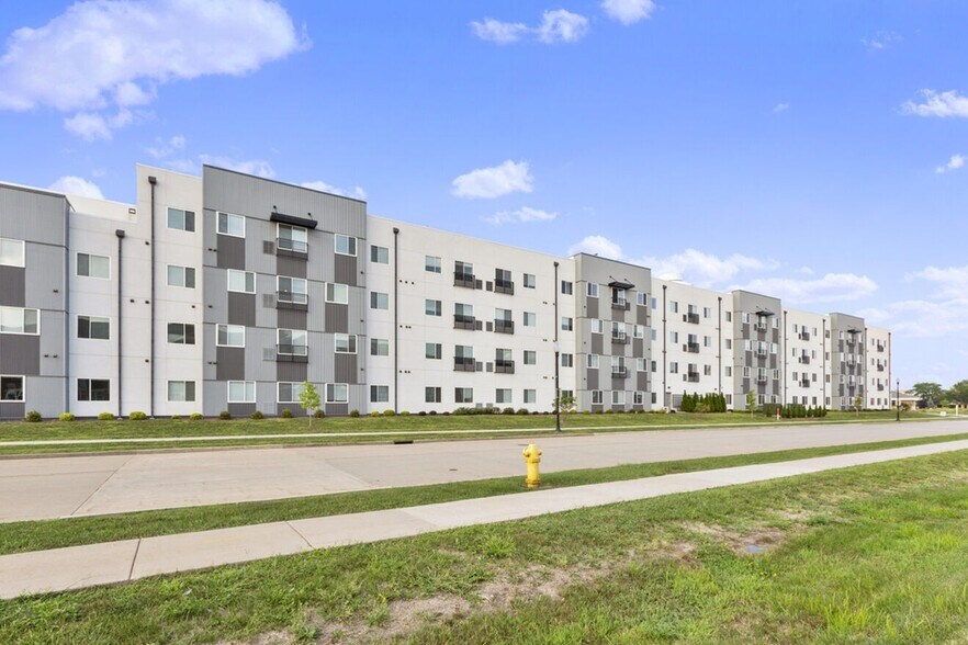 More Photos Of 482 Marion Rd, Oshkosh Apartments For Sale