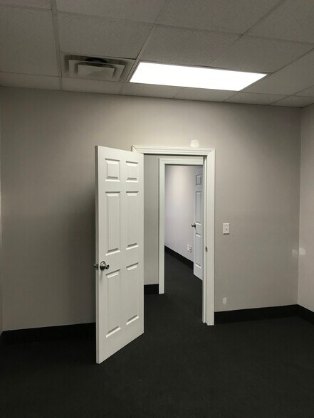 More Photos Of 13224 Hanover Courthouse Rd, Hanover Office For Lease