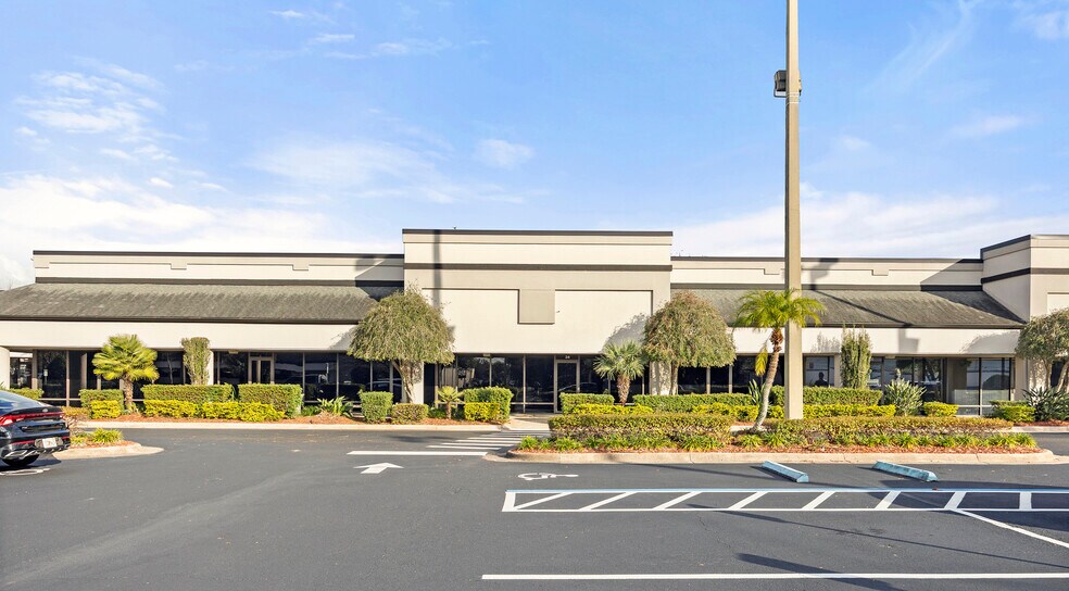 More Photos Of 5575 S Semoran Blvd, Orlando Unknown For Lease