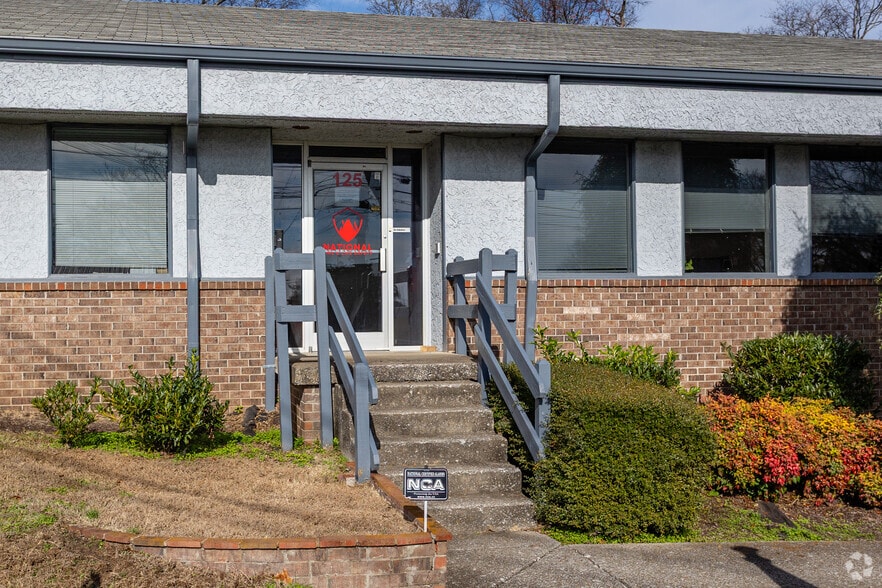 More Photos Of 125 Glancy St, Goodlettsville Office For Sale