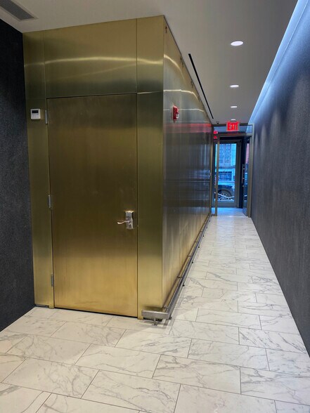 More Photos Of 251 E 33rd St, New York Medical For Lease