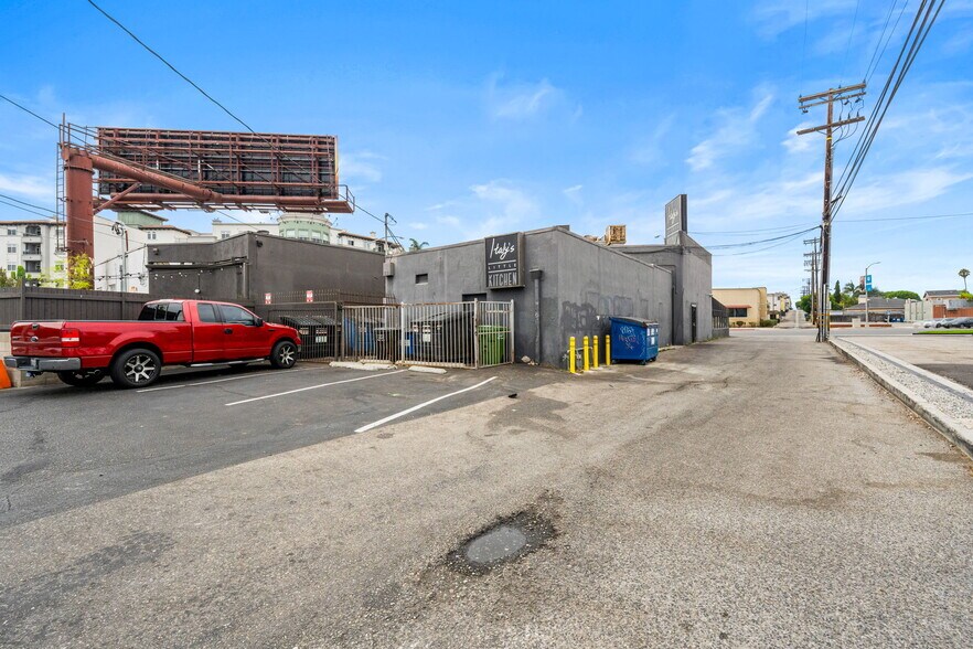 More Photos Of 8516-8524 Lincoln Blvd, Los Angeles Restaurant For Lease