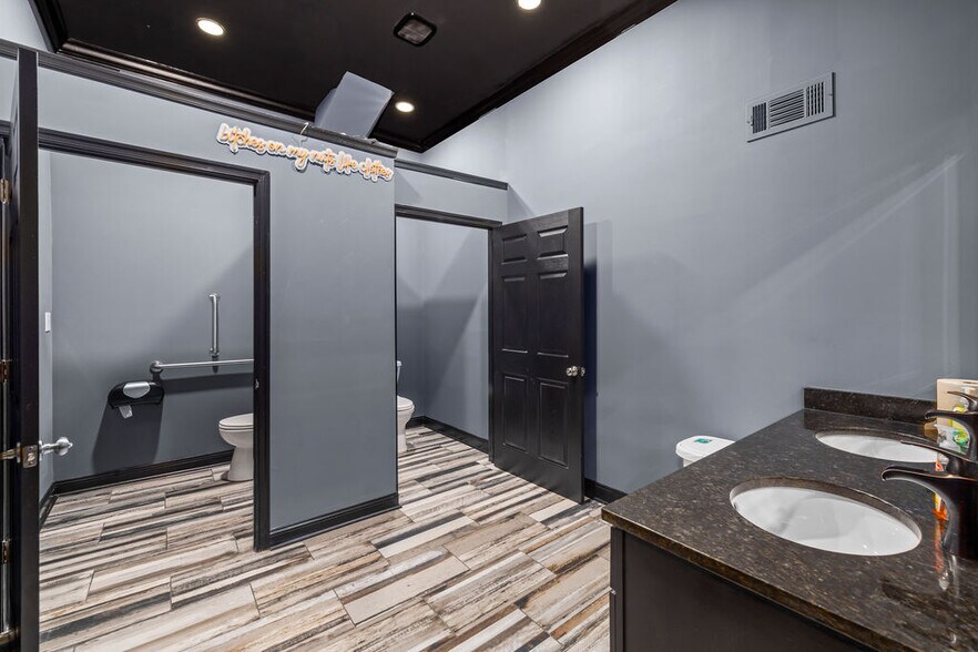 More Photos Of 3014 Memorial Ave, Lynchburg Restaurant For Sale