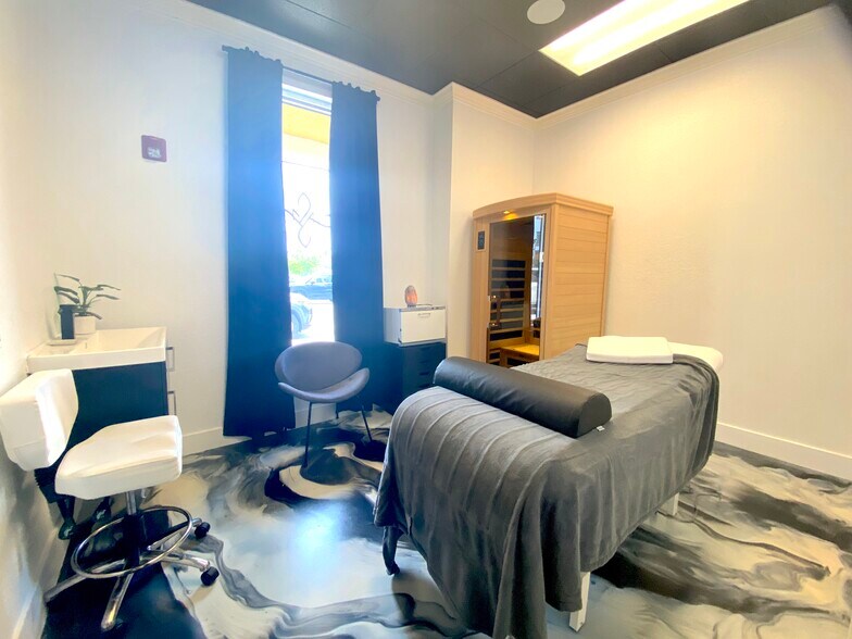 More Photos Of 13000 Avalon Lake Dr, Orlando Medical For Lease