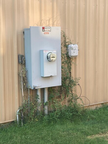 More Photos Of 2525 W Bethany Rd, Sycamore Office For Sale