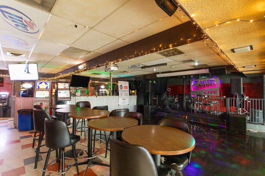 More Photos Of 1349 13th Ave SW, Great Falls Bar For Sale