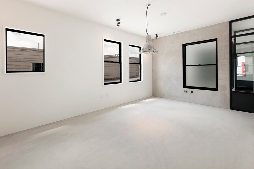 More Photos Of 108-110 S Park St, San Francisco Storefront Retail Residential For Lease