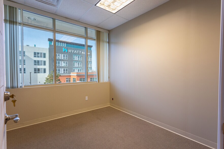 More Photos Of 4750-4794 Duckhorn Dr, Sacramento Research And Development For Lease