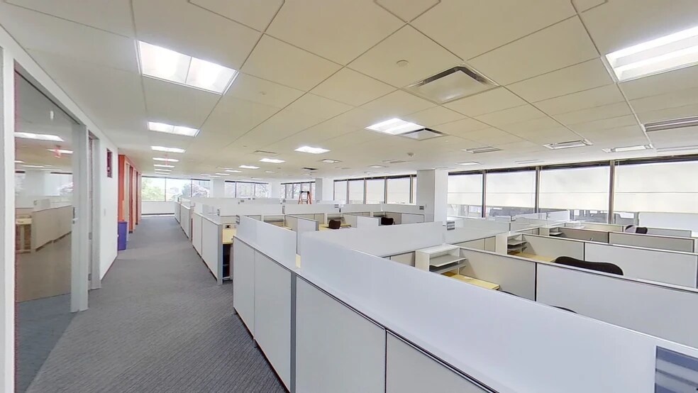 More Photos Of 613 NW Loop 410, San Antonio Office For Lease