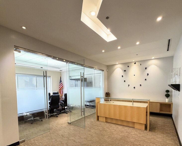 More Photos Of 716 Corporate Center Dr, Pomona Office For Lease