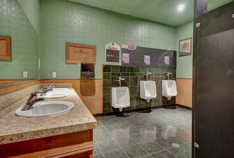 More Photos Of 210 Huron Ave, Port Huron Restaurant For Sale