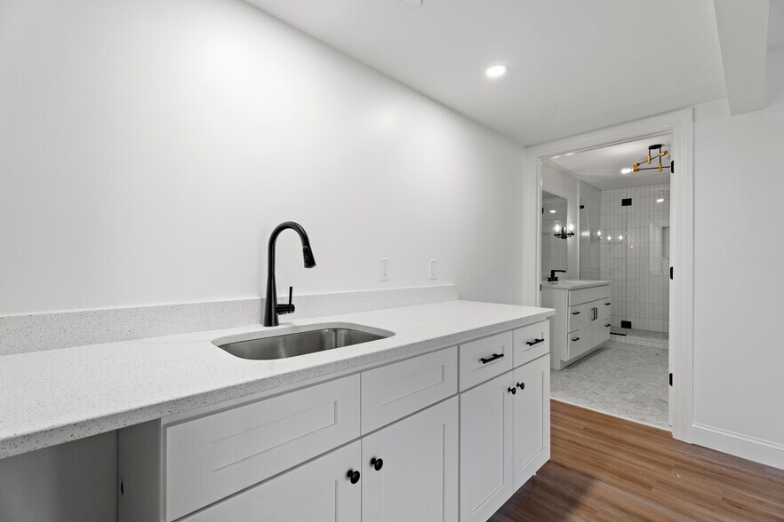 More Photos Of 44 Williams Ave, Mystic General Retail For Sale