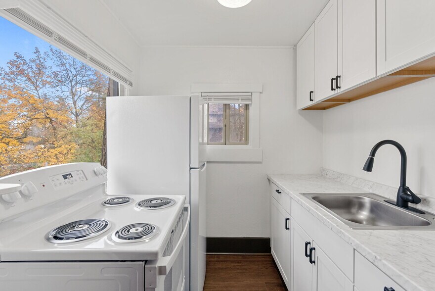 More Photos Of 2002 W 8th Ave, Spokane Multifamily For Sale