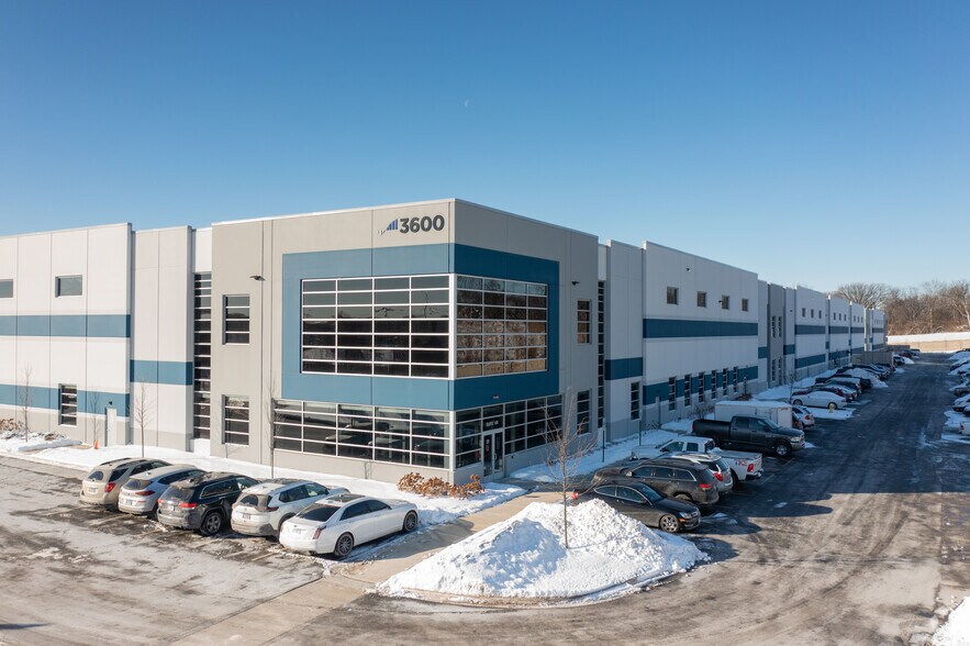 More Photos Of 3600 Lacey Rd, Downers Grove Warehouse For Sale