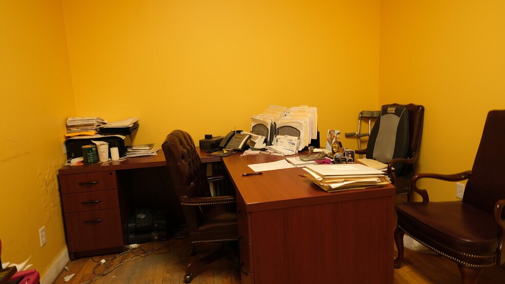 More Photos Of 442-450 Main St, Warren Storefront Retail Office For Lease