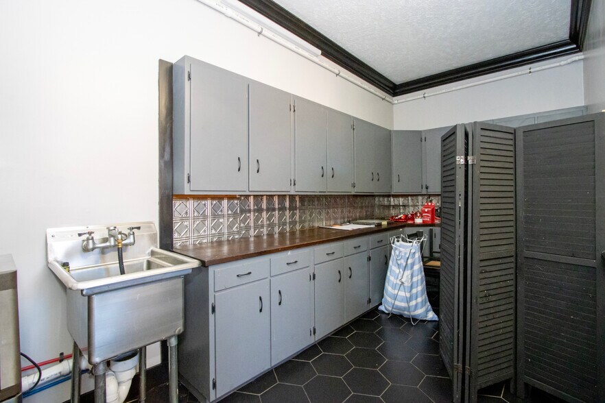 More Photos Of 153 W Main St, Loudonville Restaurant For Sale