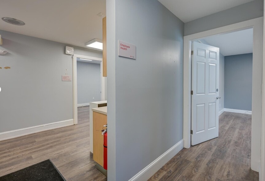 More Photos Of 2977 White Mountain Hwy, North Conway Office For Lease