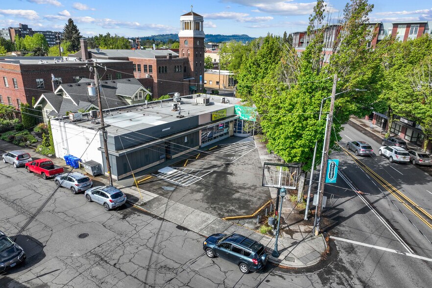 More Photos Of 4434 NE Sandy Blvd, Portland Freestanding For Sale