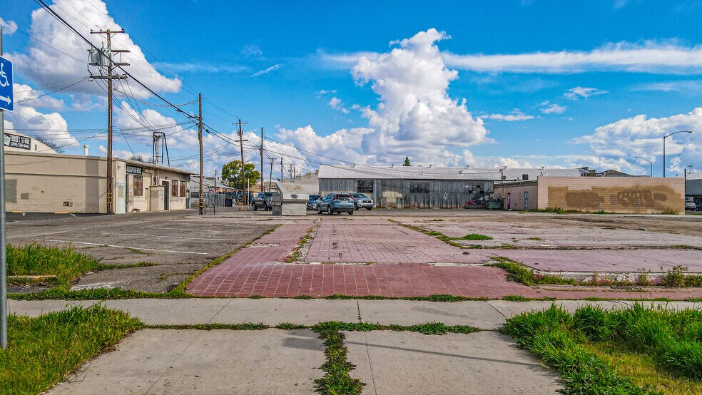 More Photos Of 245 W 16th St, Merced Land For Lease