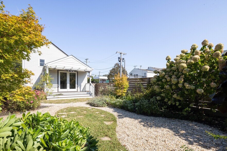 More Photos Of 311 Front St, Greenport Office Residential For Sale