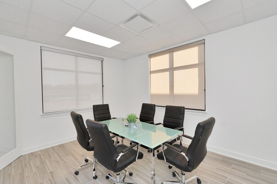 More Photos Of 30625 Kingsland Blvd, Brookshire Medical For Lease