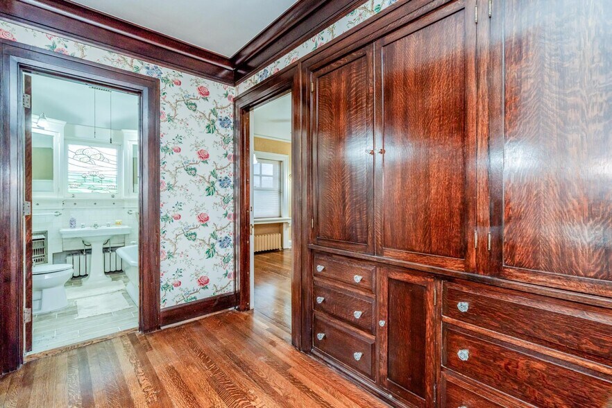 More Photos Of 1608 S Polk St, Amarillo Office For Sale