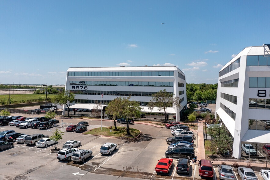 More Photos Of 8876 Gulf Fwy, Houston Office For Lease