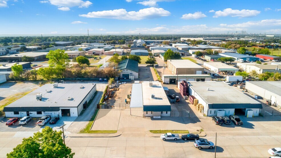 More Photos Of 4201 Clay Ave, Haltom City Warehouse For Lease