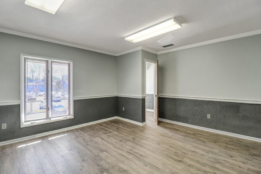 More Photos Of 7370 Hodgson Memorial Dr, Savannah Office For Sale