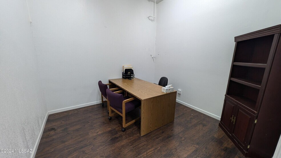 More Photos Of 2901 N Country Club Rd, Tucson Freestanding For Sale