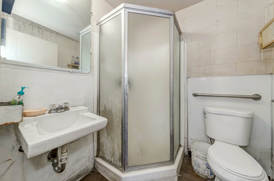 More Photos Of 6120 Florence Ave, Bell Gardens Auto Repair For Sale