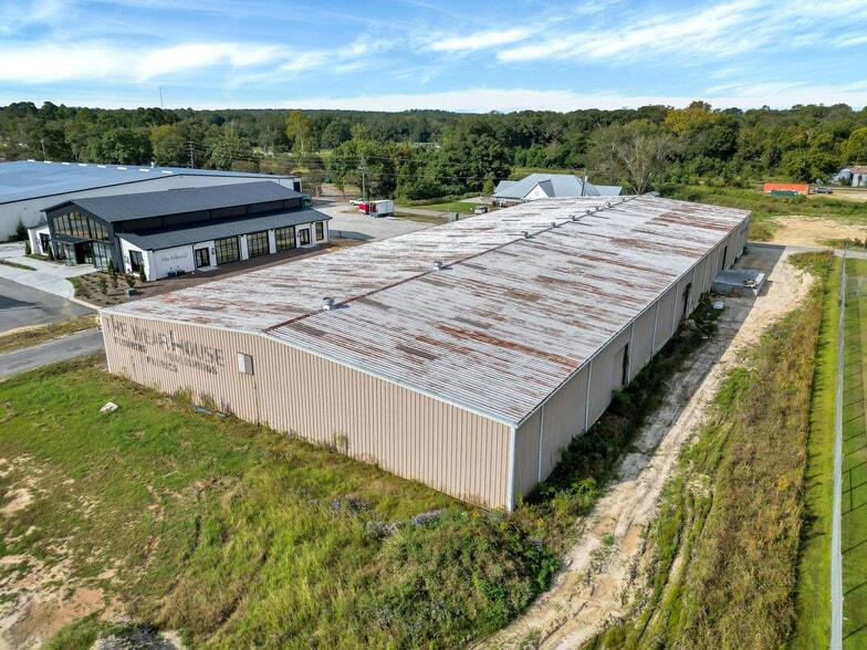 Primary Photo Of 40 W Cherry St, Statesboro Warehouse For Lease