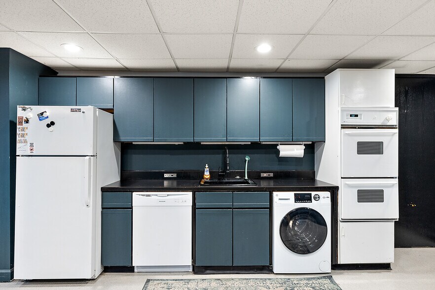 More Photos Of 22007 Woodward Ave, Ferndale Loft Creative Space For Sale