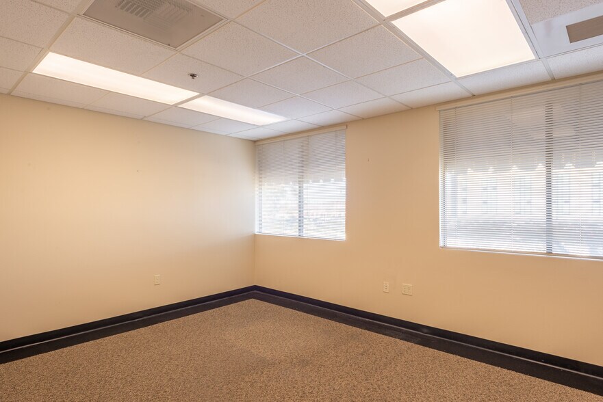 More Photos Of 3061 S Maryland Pky, Las Vegas Unknown For Lease