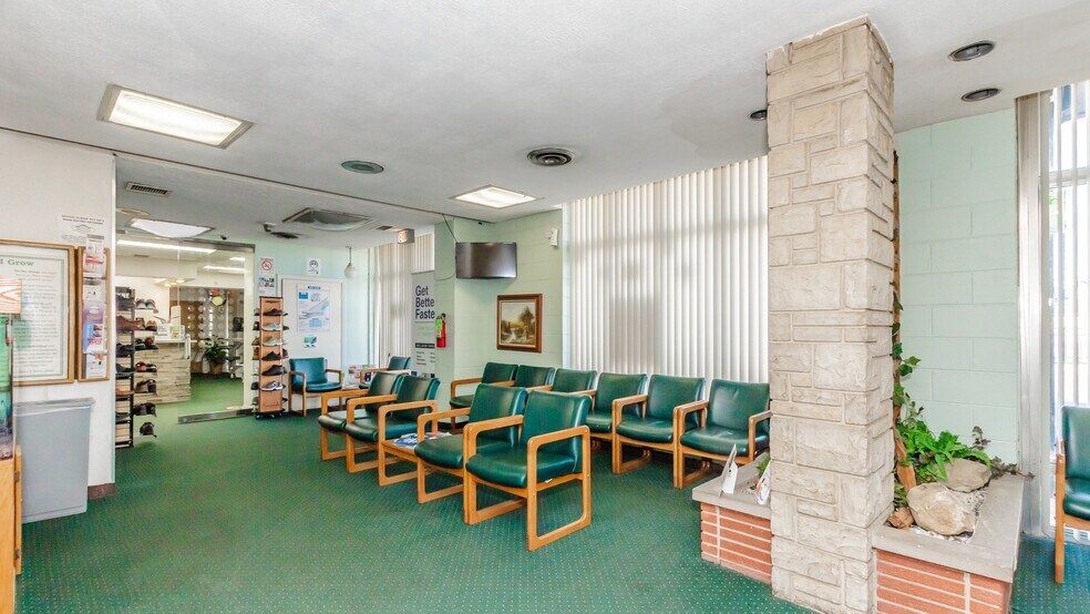 More Photos Of 6039 W Belmont Ave, Chicago Medical For Lease